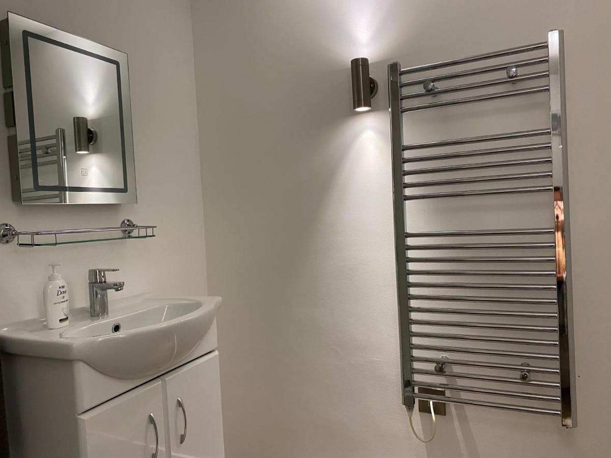 Delightful 1 Bedroom Apartment Throwleigh
